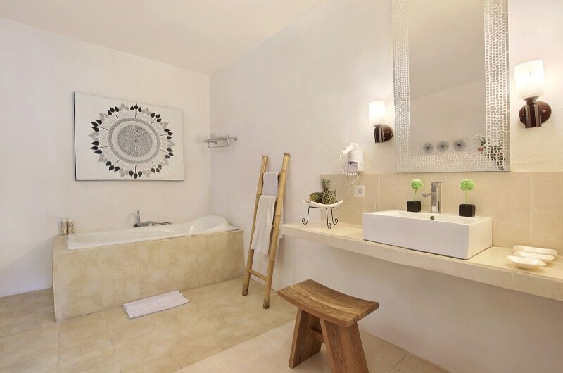 Viola Villa — a bathroom